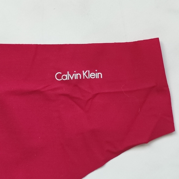 NWOT CALVIN KLEIN INVISIBLES THONG PANTY IN PERSIAN RED SIZE LARGE - Picture 3 of 4